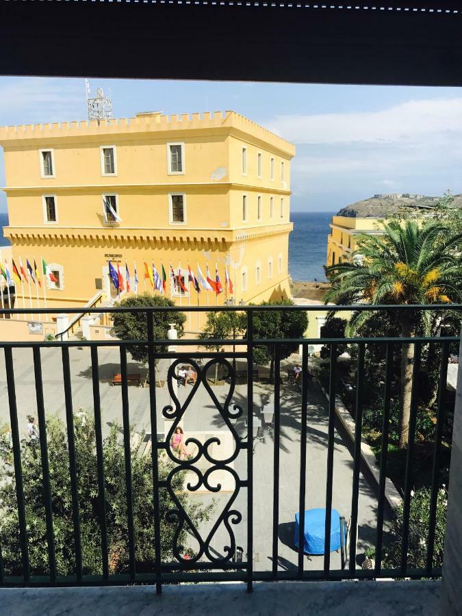 La Casa In Piazza * Ventotene